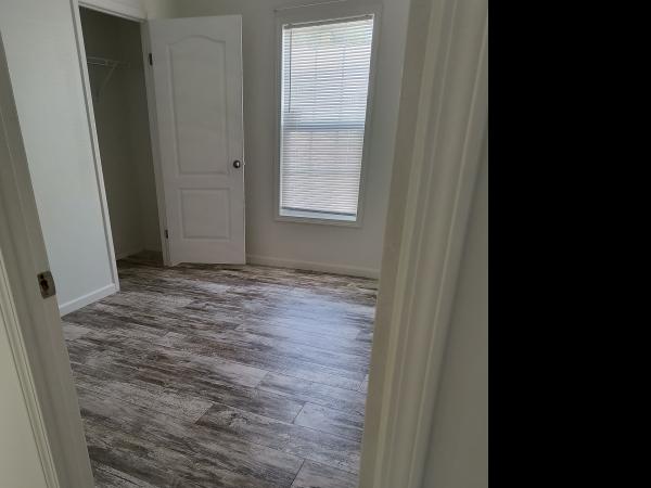 2020 Champion RH2723E7216 Mobile Home