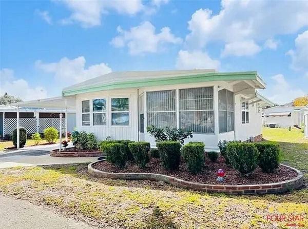 Photo 1 of 2 of home located at 162 Forest Dr Leesburg, FL 34788