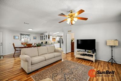 Photo 4 of 33 of home located at 1900 NW 46th Avenue Lot 296 Ocala, FL 34482