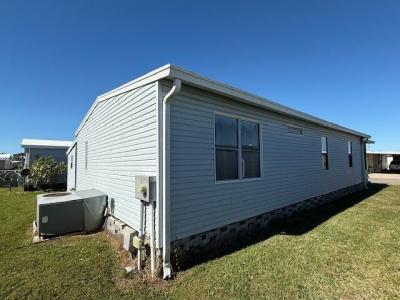 Photo 4 of 37 of home located at 1071 Donegan Road, Lot 1371 Largo, FL 33771