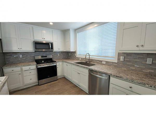 Photo 1 of 2 of home located at 4901 Green River Rd #322 Corona, CA 92878