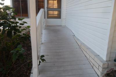 Photo 4 of 17 of home located at 462 Kingslake Drive Debary, FL 32713