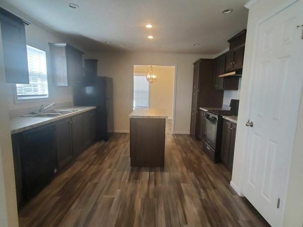 2020 Champion Dutch Diamond II Mobile Home