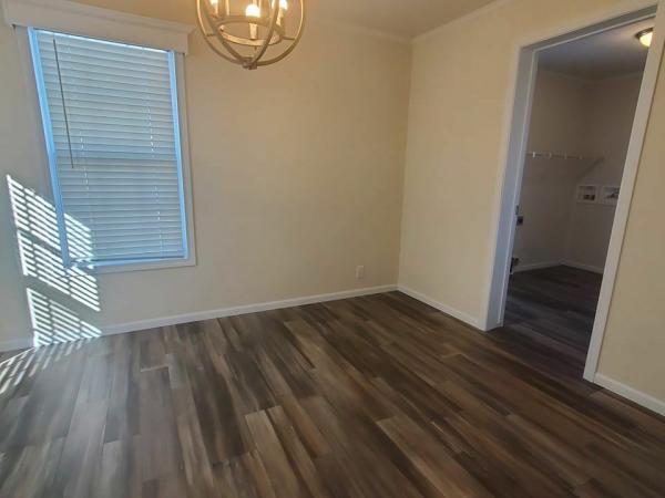 2020 Champion Dutch Diamond II Mobile Home