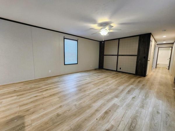 2023 96PLH16763RH23S  Home