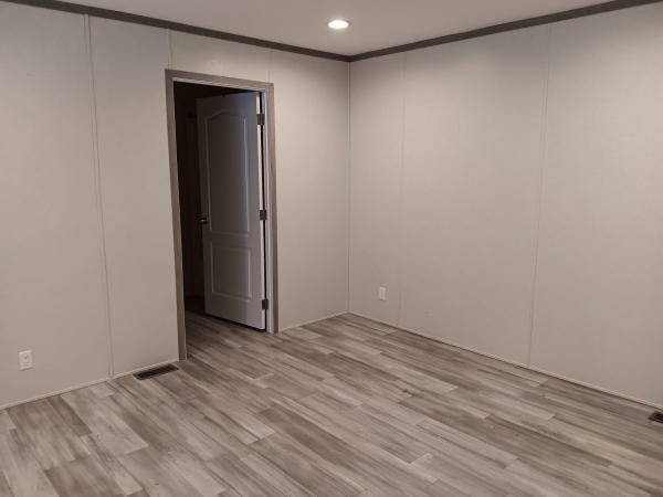 2023 96PLH16763RH23S  Home