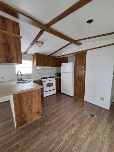 Photo 4 of 9 of home located at 414 Bayberry Dr Wixom, MI 48393