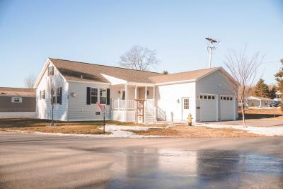 Photo 5 of 34 of home located at 202 Emerald Drive Scarborough, ME 04074