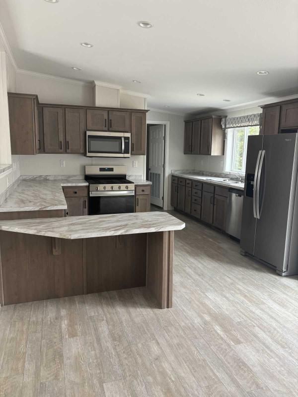 2025 Pine Grove Mobile Home