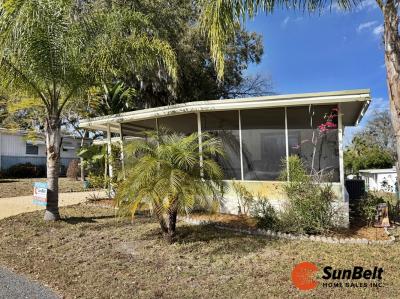 Photo 2 of 20 of home located at 114 Queens Drive Leesburg, FL 34748