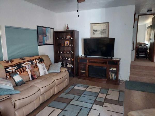 1982 Kauffman & Broad Mobile Home For Sale