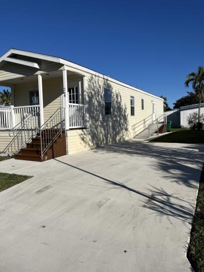 Photo 3 of 21 of home located at 10550 W State Road 84 Davie, FL 33324