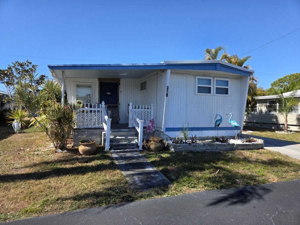 Photo 1 of 2 of home located at 7403 46th Ave N #318 Saint Petersburg, FL 33709