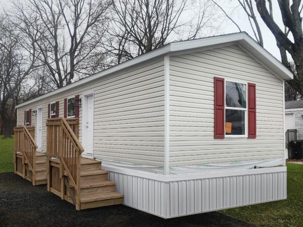 Photo 1 of 1 of home located at 1565 N. M63, Lot 49 Benton Harbor, MI 49022