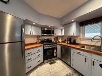 1980 Skyline Hillcrest Manufactured Home