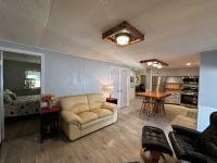 1980 Skyline Hillcrest Manufactured Home