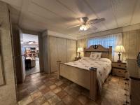 1980 Skyline Hillcrest Manufactured Home