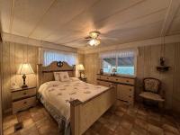 1980 Skyline Hillcrest Manufactured Home