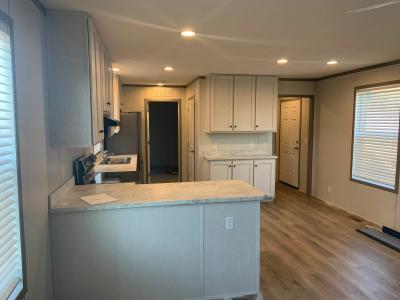 Mobile Home at 6841 Heatherwood Dr Lot 271 House Springs, MO 63051