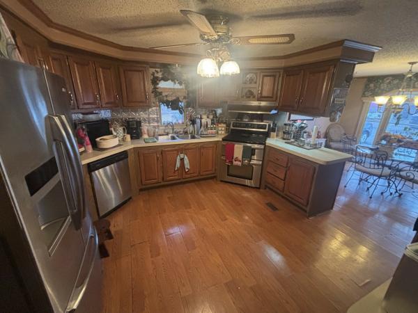 1990 Parkwood mobile Home