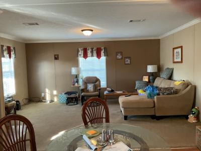 Photo 4 of 10 of home located at 15408 Lakeshore Villa Road Tampa, FL 33613