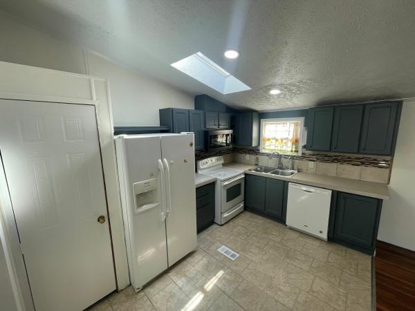 2003 REG Mobile Home