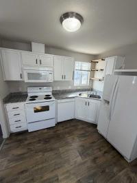 2016 Champion Creekside Manor Manufactured Home