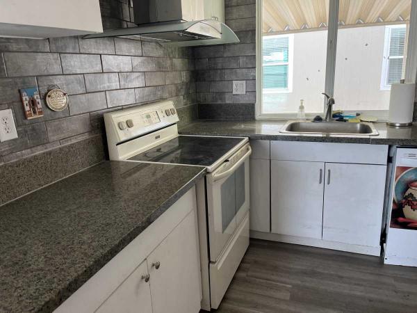 1983 Palm Harbor Manufactured Home