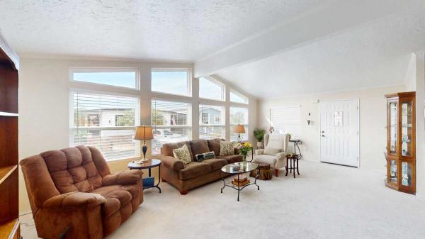 1989 Goldenwest Manufactured Home