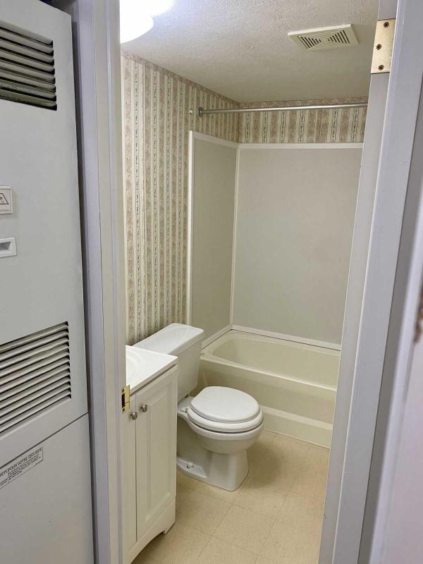 1998 Fleetwood Broadmoore Mobile Home