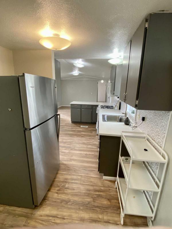 1998 Fleetwood Broadmoore Mobile Home