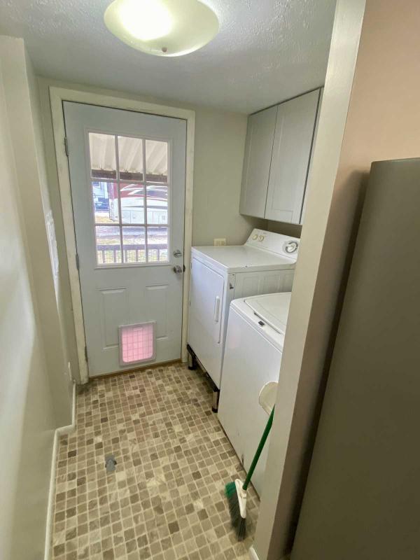 1998 Fleetwood Broadmoore Mobile Home