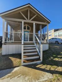 2023 PLATINUM COTTAGES 575e-FPSL  Manufactured Home