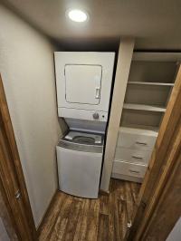 2023 PLATINUM COTTAGES 575e-FPSL  Manufactured Home