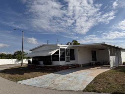 Photo 5 of 31 of home located at 231 Cavillier Ct North Fort Myers, FL 33917
