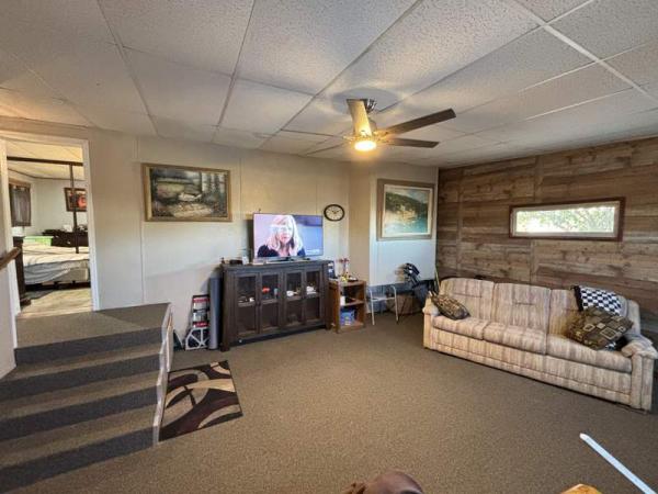 1988 Fleetwood Manufactured Home