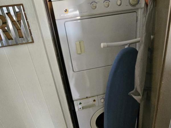 2006 Laurel Creek Manufactured Home