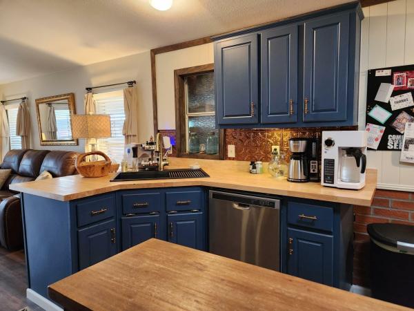 2002 CAVCO Mobile Home