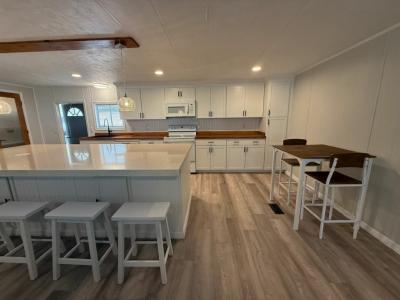 Photo 5 of 20 of home located at 18 Tahitian Drive Ellenton, FL 34222