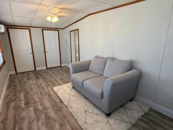 1976 CANY unknown Mobile Home