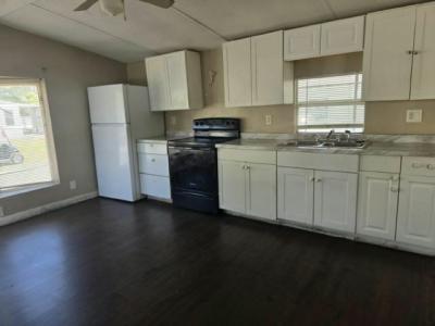 Photo 3 of 7 of home located at 11211 East Bay Rd. Unit 86 Gibsonton, FL 33534