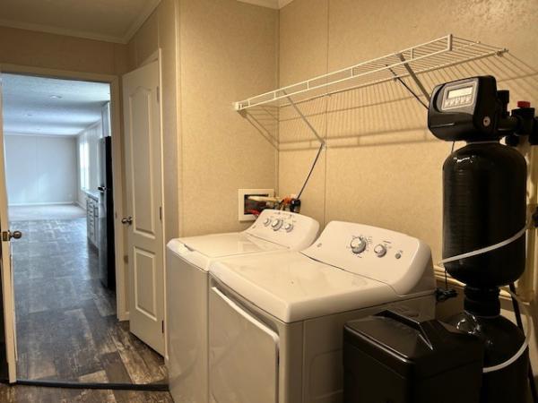 2021 Clayton 95PLH28523A Mobile Home