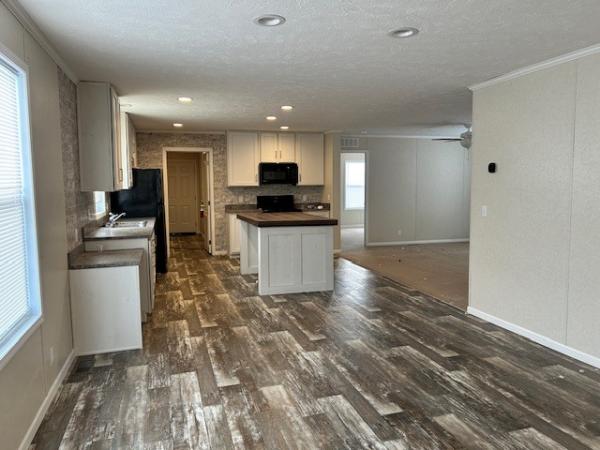 2021 Clayton 95PLH28523A Mobile Home