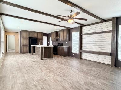 Photo 3 of 21 of home located at 111 Peggy #Pg111 Conroe, TX 77301