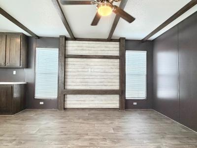 Photo 4 of 21 of home located at 111 Peggy #Pg111 Conroe, TX 77301