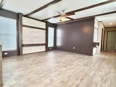 Photo 5 of 21 of home located at 111 Peggy #Pg111 Conroe, TX 77301