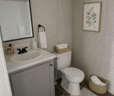 Photo 4 of 14 of home located at 1250 Lakeview Drive #18 Deland, FL 32720