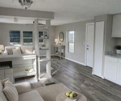 Photo 2 of 13 of home located at 1250 Lakeview Drive #36 Deland, FL 32720