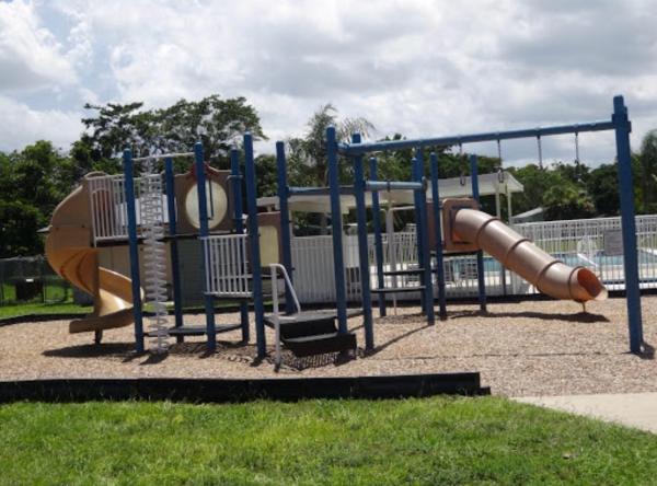 2000 WINN Manufactured Home