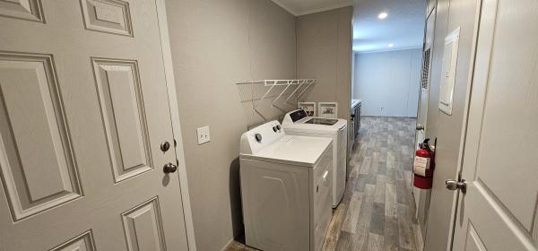 2021 Champion Redman Advantage II  Home